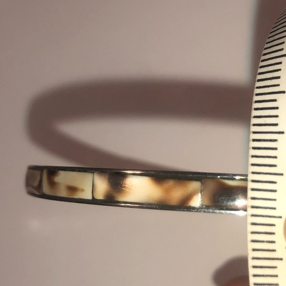 Vtg conch shell rectangle tile inlay silver tone metal bangle 8” C / 2.5” D - Picture 7 of 7